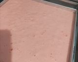 Foto langkah ke 4 dari resep Bolu kukus strawberry.