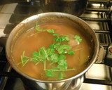கறி வேப்பிலை பேஸ்ட் சேர்த்த தக்காளி இஞ்சி பூண்டு சூப்(soup recipe in tamil) ரெசிபி ஸ்டேப் 5 புகைப்படம்
