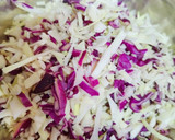 Foto del paso 1 de la receta: Tortillas rellenas de col, lombarda y atún