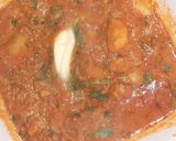 A picture of step 2 of Aloo tamatar gravy.