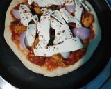 নো ওভেন নো ইস্ট চিকেন পিজ্জা (Chicken pizza recipe in bengali) রেসিপি ধাপ - 8 ছবি