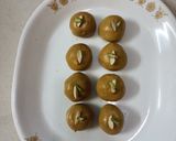 બેસનના લાડુ (Besan Laddu Recipe In Gujarati) રેસીપી સ્ટેપ4ફોટો
