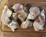 Une image de l'étape 1 de Poulet au citron et poivrons.
