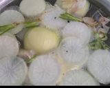 รูปขั้นตอนการทำที่ 1 ของ ก๋วยเตี๋ยวหมูเด้งน้ำใส กับ หมูเด้งต้มยำ