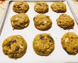 Foto langkah ke 8 dari resep Chocolate Chip Almond Cookies / Monster Cookies / Chewy Cookies.