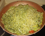Foto del paso 5 de la receta: Spaghetti con pesto de pistachos