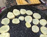 Foto del paso 3 de la receta: Matambre a la pizza (al horno), papás españolas y ensalada
