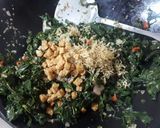 Foto langkah ke 3 dari resep Tumis Daun Singkong Teri Tempe.
