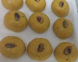 A picture of step 4 of Sooji besan laddo.
