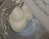 Foto langkah ke 5 dari resep Donat Maizena Super Empuk dan Montok.