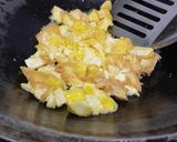 Foto langkah ke 2 dari resep Orak-Arik Telur Tahu Margarin.