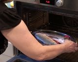 Foto del paso 4 de la receta: Lubina al horno con patatas