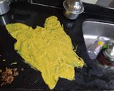 A picture of step 5 of Aloo Vadi or Patra.