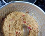 Foto langkah ke 2 dari resep Omlet Mie Telur.