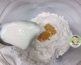 A picture of step 1 of Yogurt Cheese Crispy Mini Cakes - Parent-Child Baking.