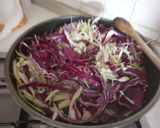 Foto del passaggio 2 della ricetta Cavolo viola e verde con formaggio e pistacchi