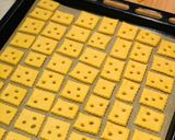 Sajtos kréker recept fázis 3 fotója
