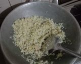 Foto langkah ke 2 dari resep Cauliflower fried rice.