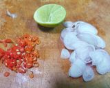 รูปขั้นตอนการทำที่ 3 ของ ยำหมูสับปลาเค็มทอด