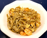 Foto del paso 8 de la receta: Tallarines de espinacas a la carbonara con gambas (Sin sal)