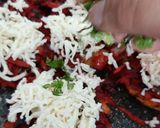 तवा चीज़ मेदू वड़ा (tawa cheese medu vada recipe in Hindi) रेसिपी चरण 3 फोटो