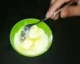 A picture of step 2 of Fruit custard.