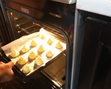 Foto del paso 5 de la receta: Croquembouche (masa choux y crema pastelera)