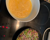 Foto del paso 5 de la receta: Tortilla de espárragos trigueros con jamón