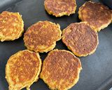 Foto del paso 2 de la receta: Galletitas suaves de manzana y zanahoria