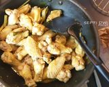Foto langkah ke 3 dari resep Opor Ayam Kuning gurih kental.