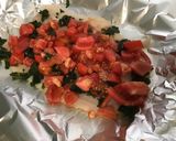 Une image de l'étape 4 de Filets de loup de mer aux tomates, fanes de radis et parmesan.