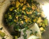 A picture of step 3 of Leftover potato and methi sabji.
