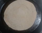 A picture of step 3 of Egg cheese paratha.