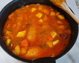 Foto del paso 5 de la receta: Jamoncitos de pollo en salsa de puerros, calabacín y manzana