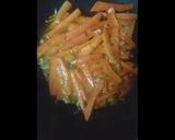 A picture of step 4 of Singaporean rice.