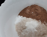 Foto del paso 4 de la receta: Bollitos integrales de cacao al aroma de naranja, sin azúcares añadidos