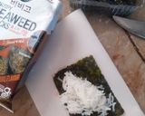 A picture of step 4 of Vegetable Sushi.