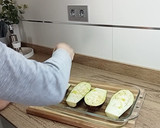 Foto del paso 1 de la receta: Berenjenas rellenas de gambas