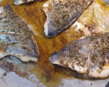 Foto del paso 4 de la receta: Dorada con cebolla roja