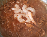 Foto del paso 3 de la receta: Espaguetis con ternera y gambas en salsa