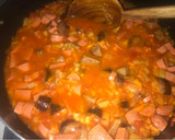 Foto del paso 5 de la receta: Guiso de salchichas con longaniza ahumada