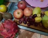 Foto langkah ke 1 dari resep Salad buah 🍎🍈🍉🥝🍇.