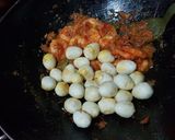 Foto langkah ke 4 dari resep Balado Telur Puyuh dan Udang.