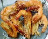 รูปขั้นตอนการทำที่ 3 ของ กุ้งทอดราดซอสมะขาม