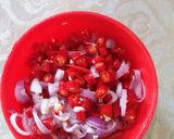 Foto langkah ke 2 dari resep Ikan Asin Pedah Cabe Bulat.