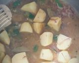A picture of step 5 of Yakhni plaow.