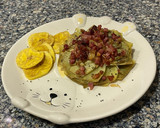Foto del paso 3 de la receta: Flor de alcachofa con sal negra, con crujiente de jamón y chips de plátano