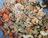 Foto langkah ke 6 dari resep Tumis Pare Dan Wortel.