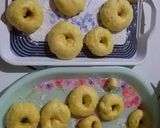 Foto langkah ke 6 dari resep Donat lembut takaran sendok tanpa mixer tanpa ulen.
