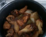 Foto del paso 9 de la receta: Pollo de corral al ajillo sobre nido de patatas